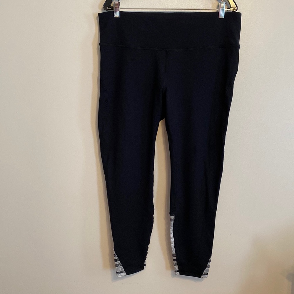 Shape Activewear black leggings - size 1x